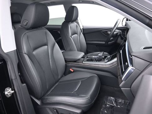 Used 2020 Audi Q8 Premium Plus w/ Premium Plus Package AWD/4WD image 24
