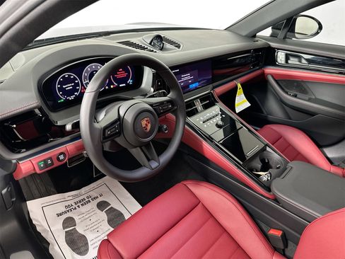 New 2026 Porsche Panamera 4 image 4