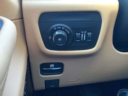 New 2025 Jeep Grand Cherokee Summit image 62