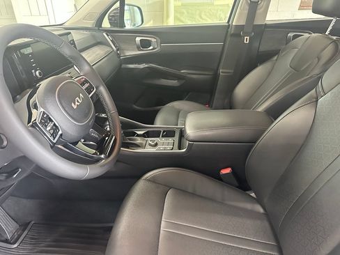 Used 2022 Kia Sorento S AWD/4WD image 6