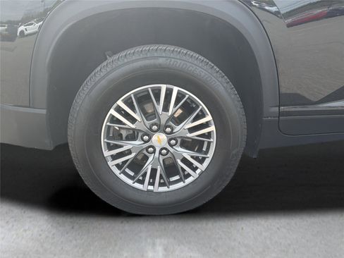 Used 2025 Chevrolet Traverse LT AWD/4WD image 42
