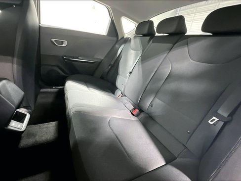 New 2025 Kia K4 LXS image 26