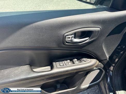 Used 2018 Jeep Compass Limited w/ Trailer Tow Group AWD/4WD image 16