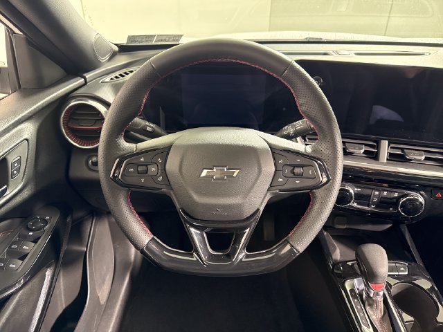 Used 2024 Chevrolet Trax RS w/ Sunroof Package FWD image 24