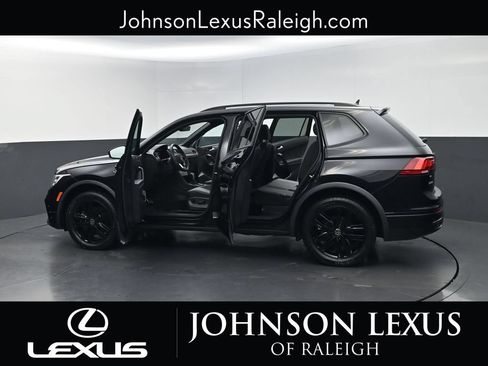 Used 2022 Volkswagen Tiguan SE R-Line AWD/4WD image 36