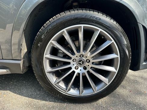 Used 2022 Mercedes-Benz GLE 350 4MATIC w/ AMG Line Exterior image 15