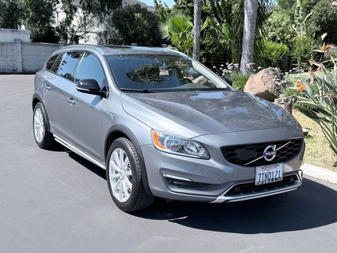 Used 2016 Volvo V60 T5 Cross Country w/ Convenience Package AWD/4WD image 4