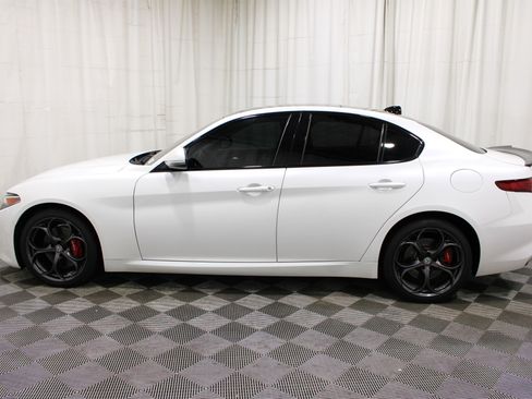Used 2018 Alfa Romeo Giulia Ti Sport w/ Quick Order Package 22S Sport AWD/4WD image 32