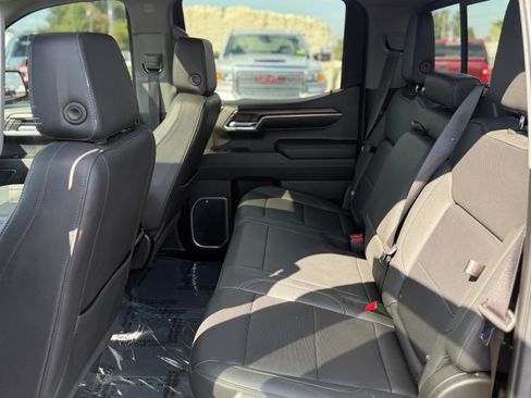 Used 2023 GMC Sierra 1500 SLT w/ SLT Premium Package image 12