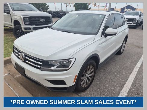 Used 2018 Volkswagen Tiguan SE w/ Panoramic Sunroof Package FWD image 1