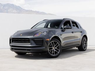 Certified 2022 Porsche Macan image 1