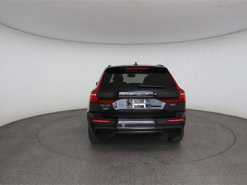 Used 2023 Volvo XC60 B5 Plus image 15