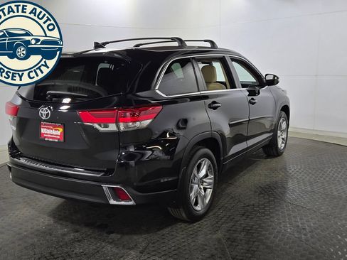 Used 2017 Toyota Highlander Limited w/ Protection Package #3 AWD/4WD image 7