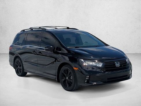 Used 2023 Honda Odyssey Sport image 3
