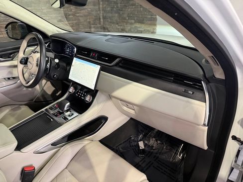 Used 2021 Jaguar F-PACE S AWD/4WD image 25