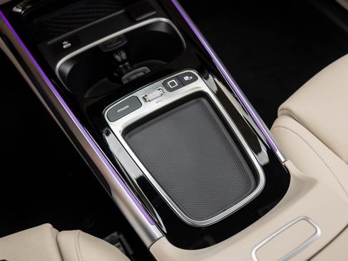 New 2025 Mercedes-Benz GLB 250 4MATIC image 28