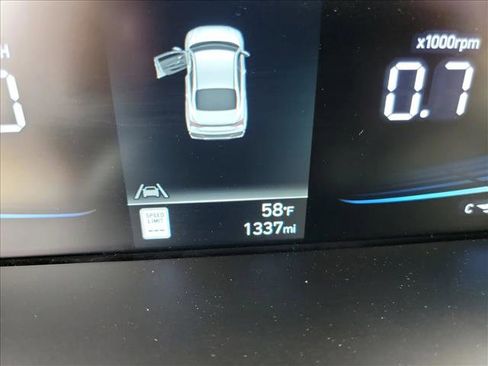 Used 2025 Hyundai Elantra Sport image 20