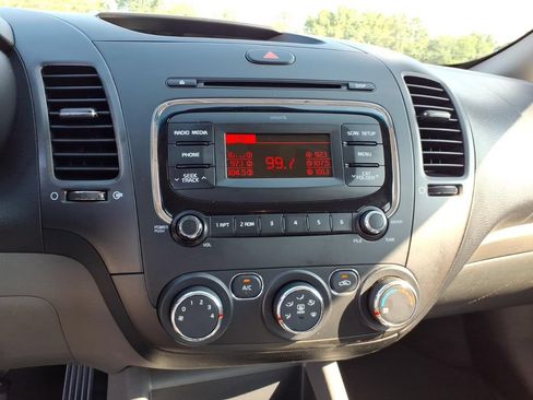 Used 2017 Kia Forte LX FWD image 11