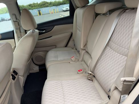 Used 2019 Nissan Rogue SV FWD image 15