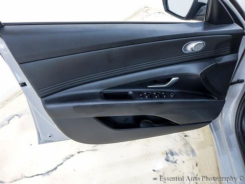 Used 2022 Hyundai Elantra SEL FWD image 24