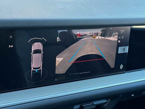 Certified 2024 Porsche Cayenne image 21