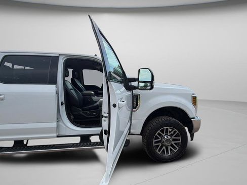 Used 2019 Ford F250 Lariat w/ Lariat Value Package AWD/4WD image 29