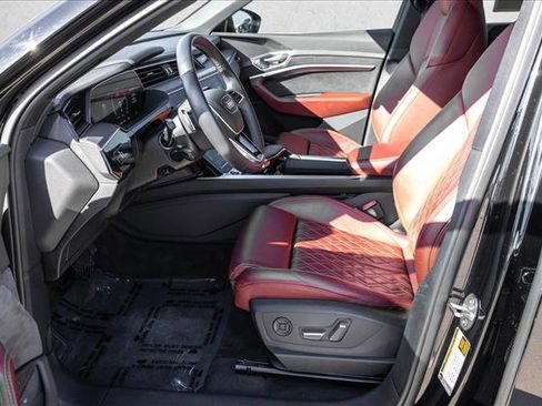 Used 2023 Audi e-tron S Prestige w/ Prestige Package image 12