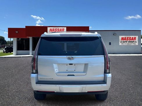 Used 2019 Cadillac Escalade Luxury AWD/4WD image 5
