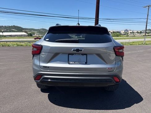 Certified 2026 Chevrolet Trax RS w/ Sunroof Package FWD image 6