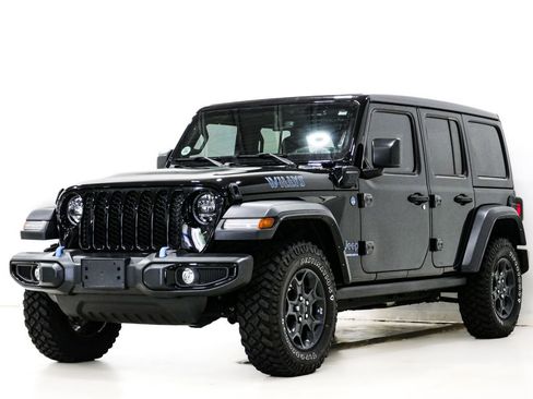 Used 2023 Jeep Wrangler Unlimited w/ Sun & Screen Package AWD/4WD image 3