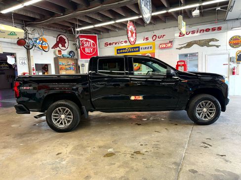Used 2023 Chevrolet Colorado LT w/ LT Convenience Package image 6