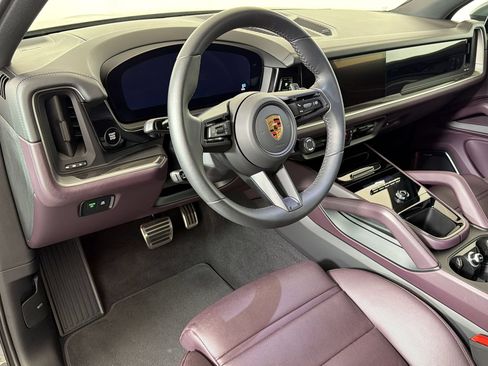 Certified 2024 Porsche Cayenne S AWD/4WD image 4