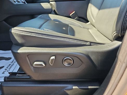 Used 2023 GMC Yukon XL Denali w/ Denali Reserve Package image 34