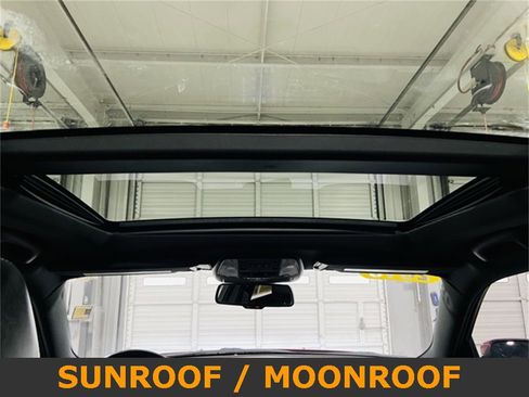 Used 2016 Chrysler 300 S image 8