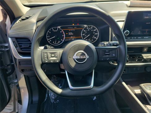 Used 2024 Nissan Rogue S FWD image 21