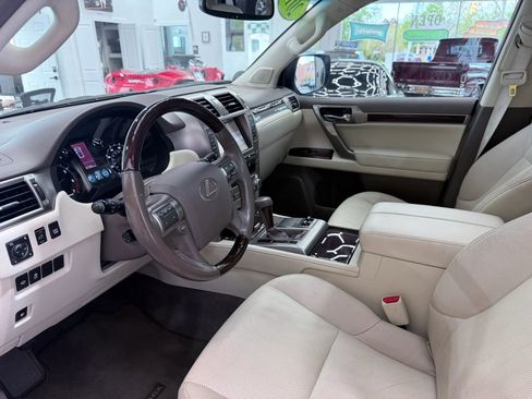 Used 2019 Lexus GX 460 Premium w/ Premium Package AWD/4WD image 7