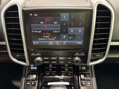 Used 2017 Porsche Cayenne Platinum Edition AWD/4WD image 18