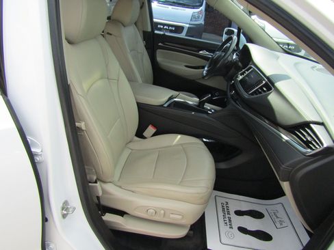 Used 2020 Buick Enclave Essence w/ Trailering Package, 5000 lbs. FWD image 17