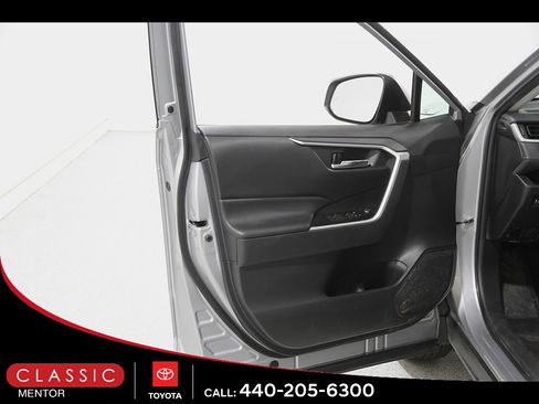 Certified 2024 Toyota RAV4 XLE FWD image 4