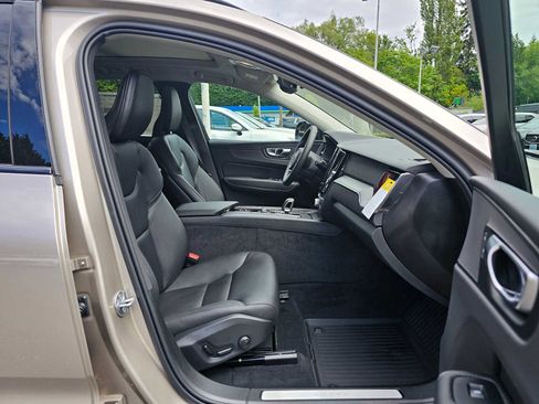 New 2025 Volvo XC60 B5 Core w/ Protection Package Premier image 10