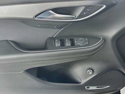 Used 2025 Buick Envision Sport Touring AWD/4WD image 17
