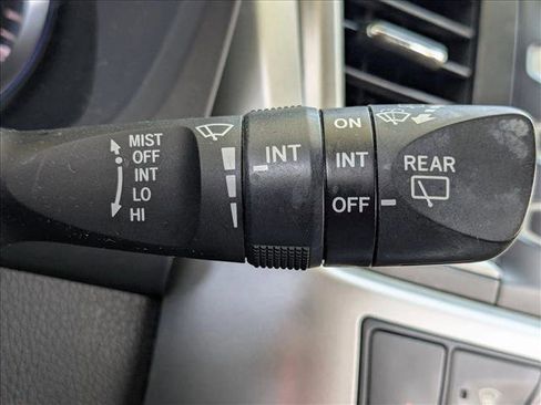 Used 2014 Toyota Highlander LE image 12