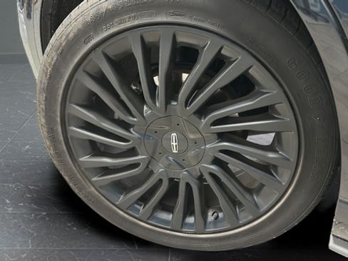 Used 2021 Lincoln Corsair Reserve AWD/4WD image 36
