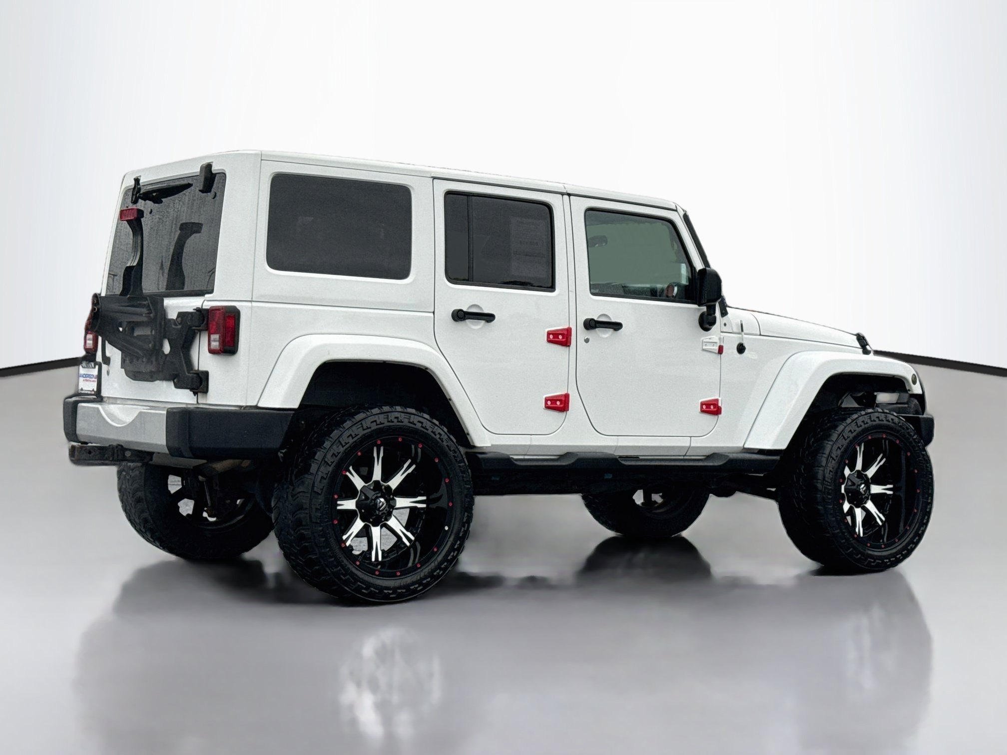 Used 2012 Jeep Wrangler Unlimited Sahara w/ Connectivity Group AWD/4WD image 6