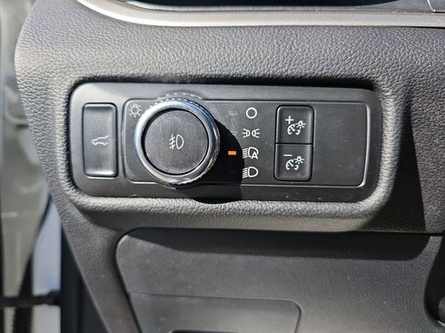 Used 2022 Ford Explorer XLT w/ Equipment Group 202A image 30