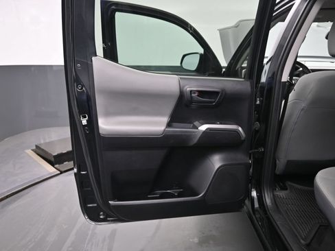 Used 2019 Toyota Tacoma SR5 RWD image 16