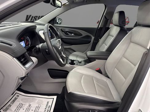 Used 2024 GMC Terrain SLT image 9