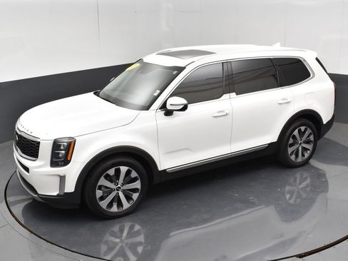 Used 2021 Kia Telluride EX w/ EX Premium Package AWD/4WD image 32