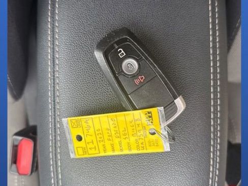 Used 2020 Ford Escape SE image 30