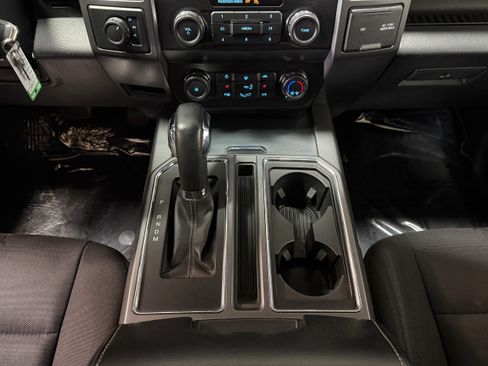 Used 2019 Ford F150 XLT w/ Equipment Group 302A Luxury AWD/4WD image 27